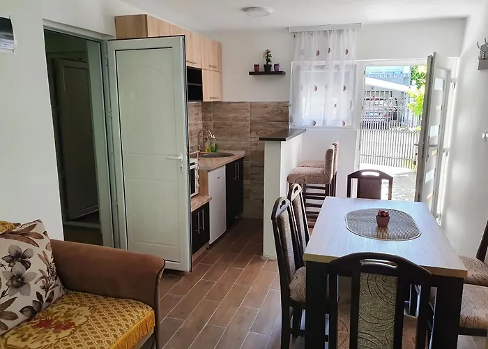 Smestaj Miki 2 דירה